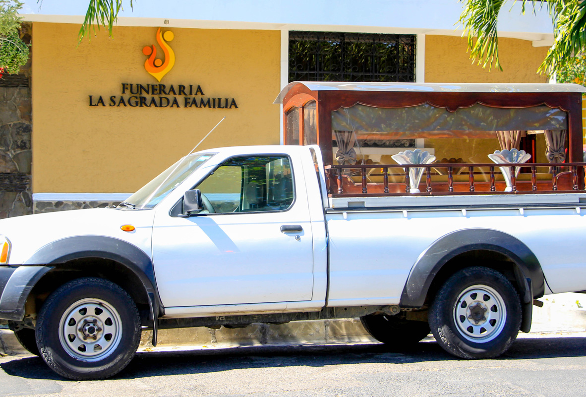Carroza Funebre La Sagrada Familia